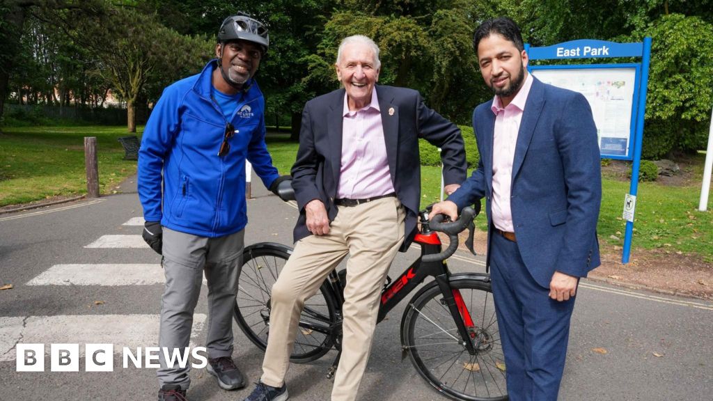 Cycling champion welcomes return of mass bike ride