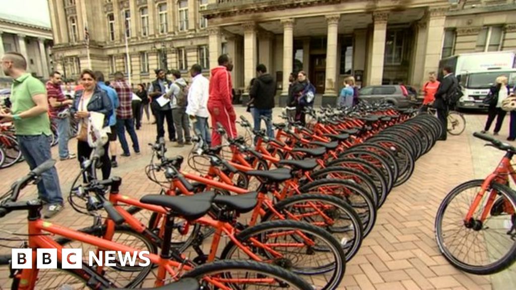 Free Birmingham Bike Project Under Way Bbc News 