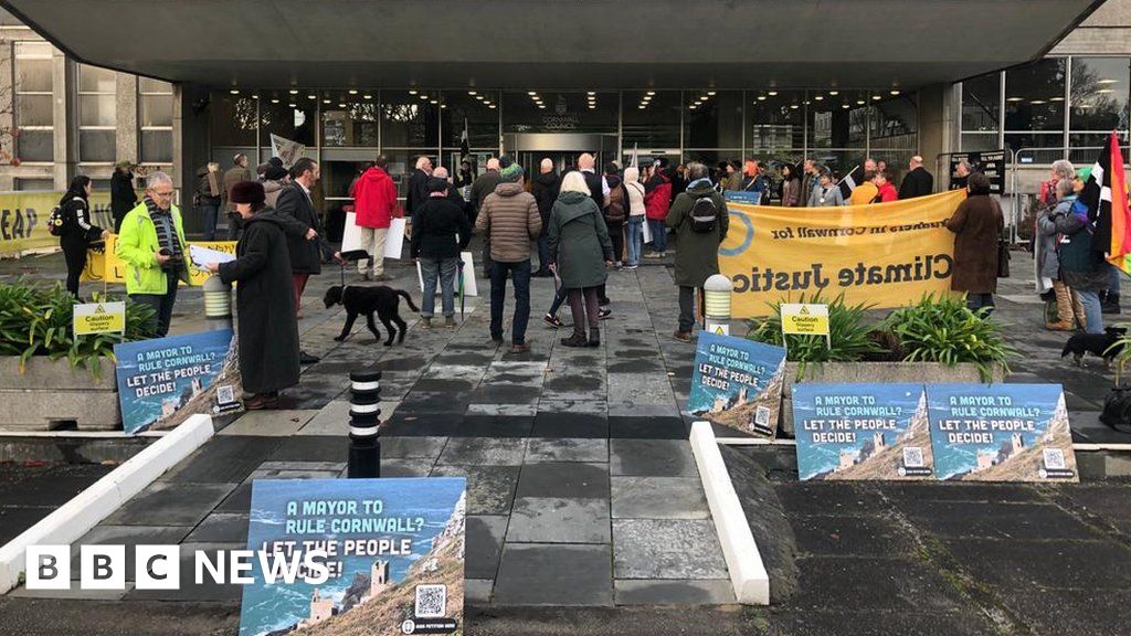 Protest Calls For Referendum On Mayor For Cornwall - BBC News