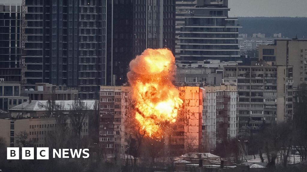 De aanval op Kiev laat zien dat “Rusland geen vrede wil”, zegt Zelenskyj