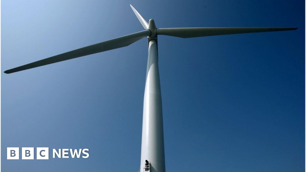 Climate change: Government deal to boost offshore wind - BBC News