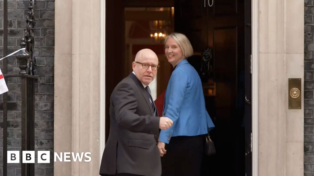 Ministers arrive for Starmer's final cabinet meeting