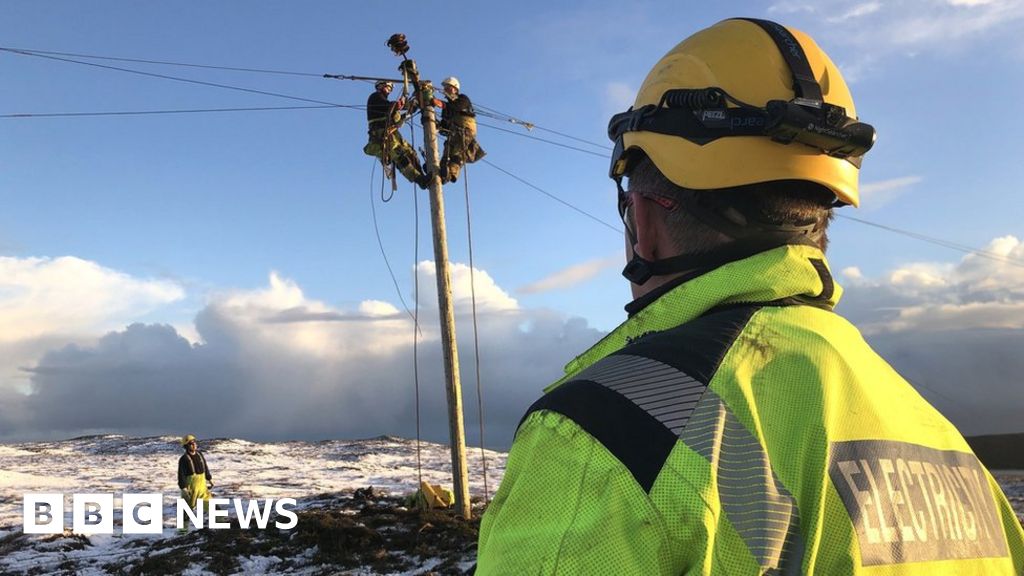 Engineers brave ice and snow to reconnect Shetland