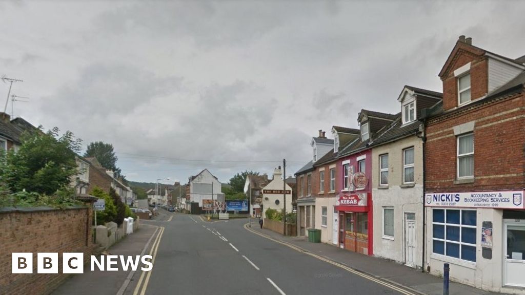 Folkestone shooting: Landlord found dead at pub - BBC News