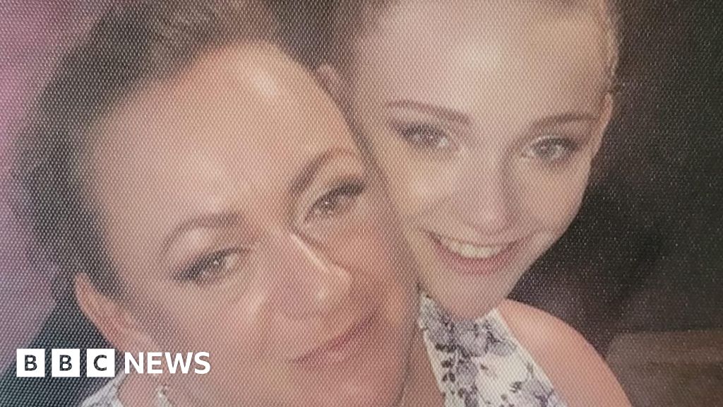 Hereford mum calls for law change after daughter's death(02)