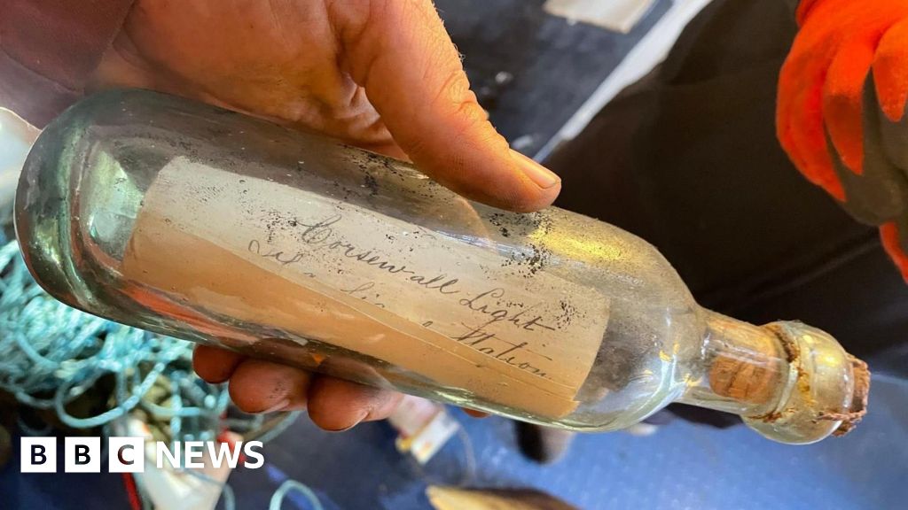 Corsewall Lighthouse: Secret 132 year old message in a bottle found wall