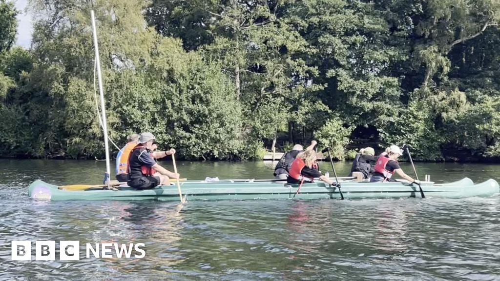 Trentham Canoe Club row teams enter 21-mile Great River Race in memory of late member