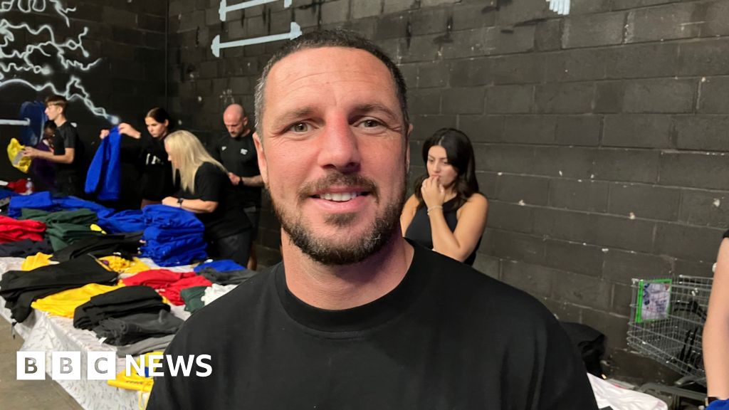 Tommy Coyle to hand out free school uniforms