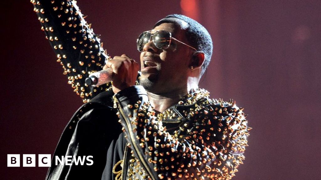 R Kelly Im Handcuffed By My Destiny Bbc News 