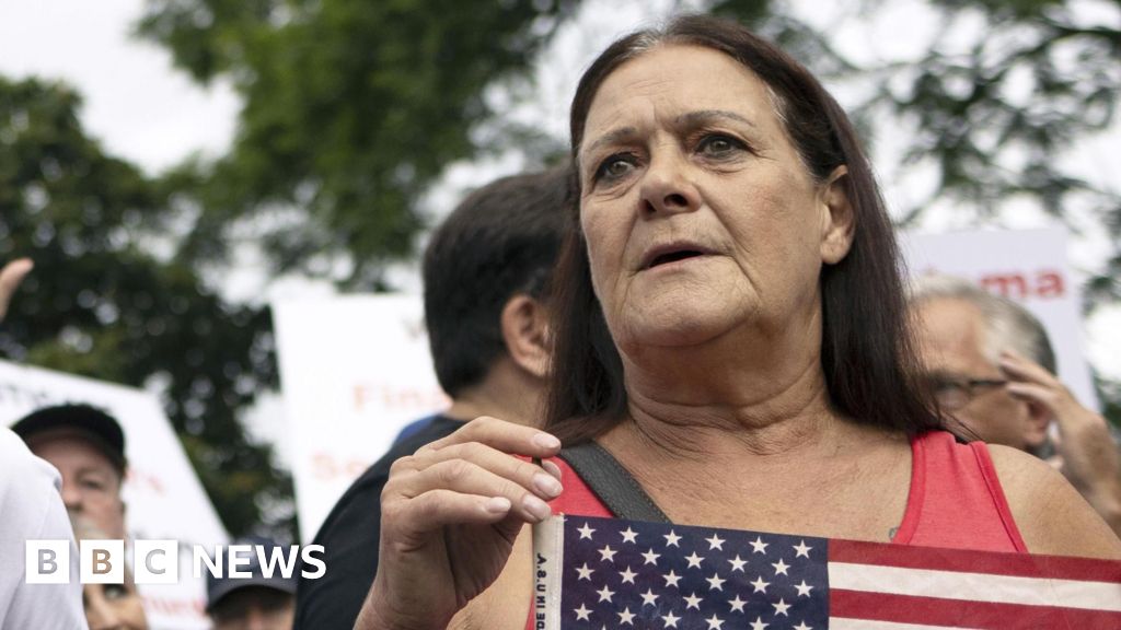 Refugee status for white South Africans: First group flying to US