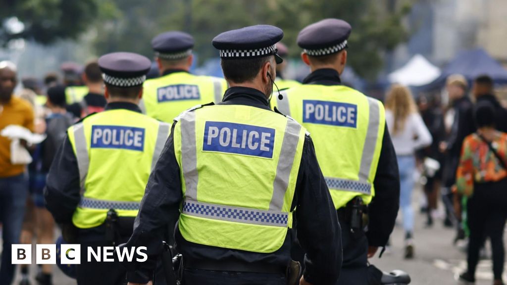 Woman, 32, critical after Notting Hill stabbing