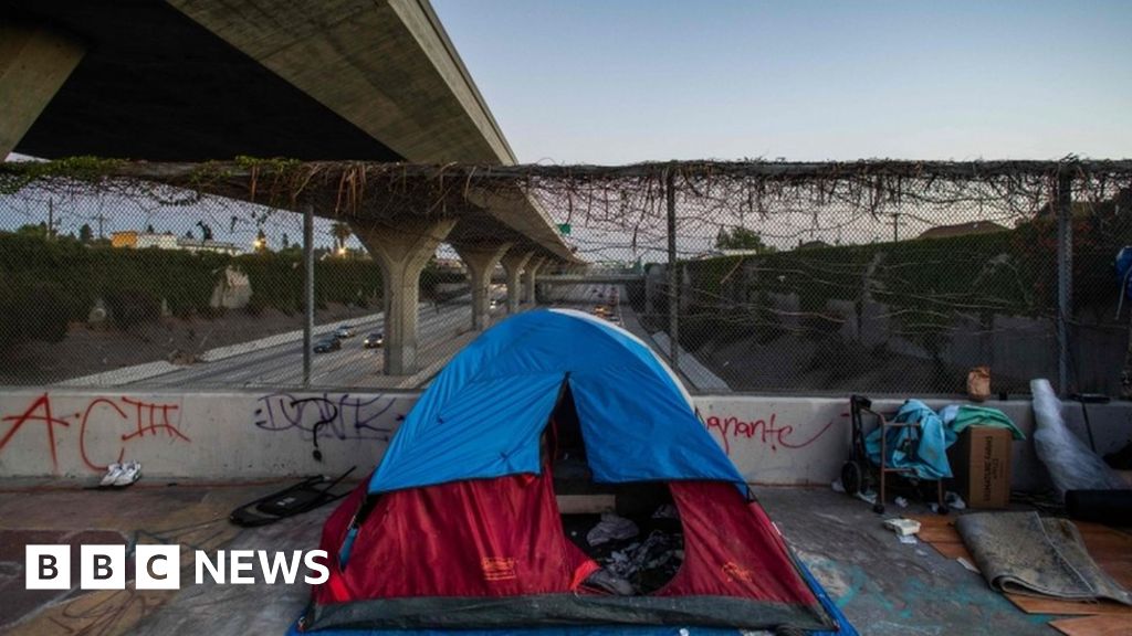 Man charged with poisoning homeless people in California - BBC News