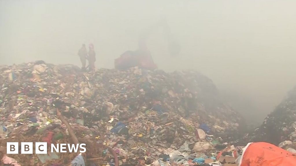 Brahmapuram fire: India's Kochi city covered in toxic haze from waste dump fire