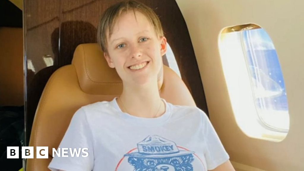 Cancer patient Laura Nuttall given private jet to fly to Germany