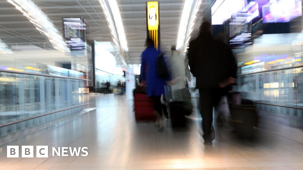 Drunken Passenger Crackdown At Gatwick Airport - BBC News