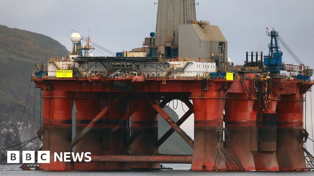 Greenpeace Activists Board Cromarty Firth Oil Rig Bbc News