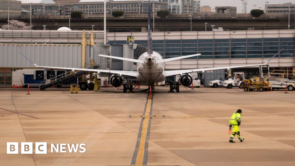 Officials investigate latest close call at US airport