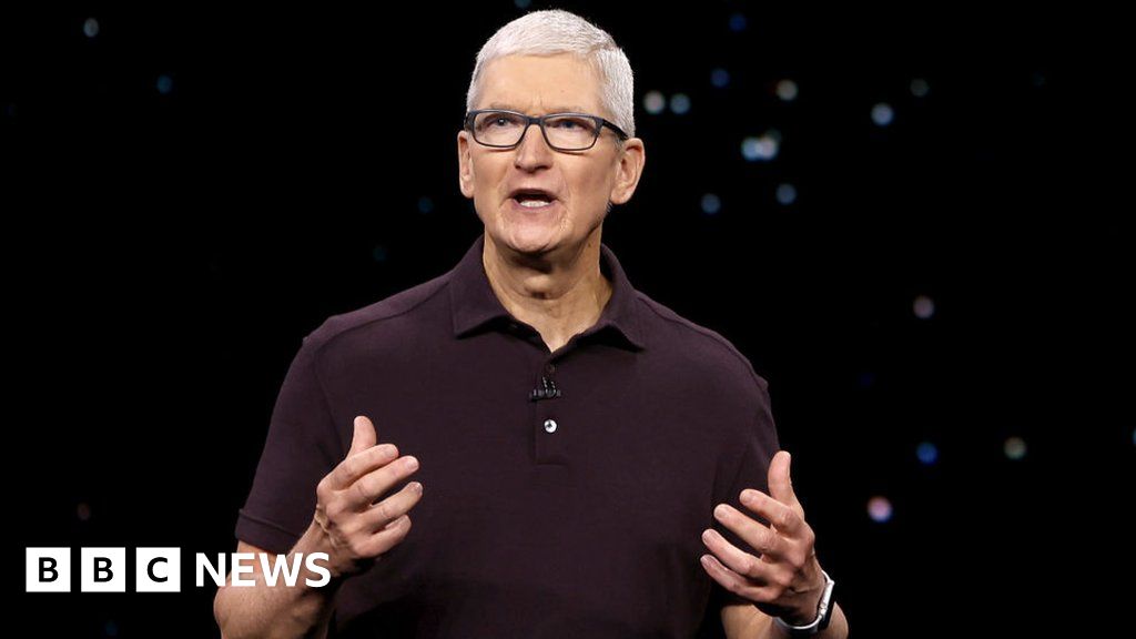 Tim Cook: ‘No good excuse’ for lack of women in tech