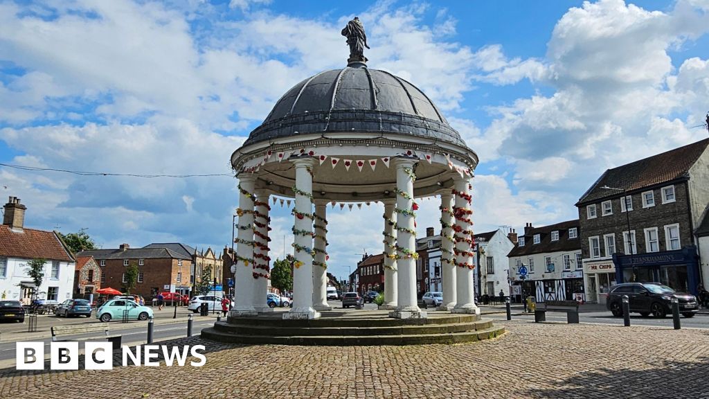 Traders in Norfolk towns call for business rates cuts