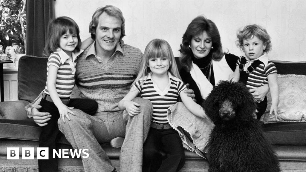 Gabby Logan pays tribute to her 'warrior' dad Terry Yorath