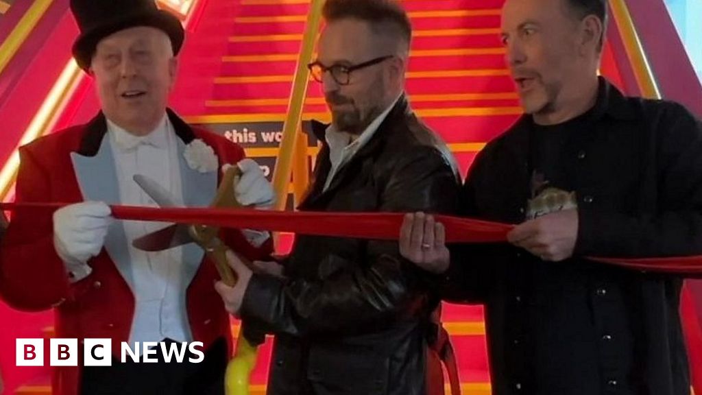 Musical theatre star Alfie Boe opens Blackpool's Showtown Museum