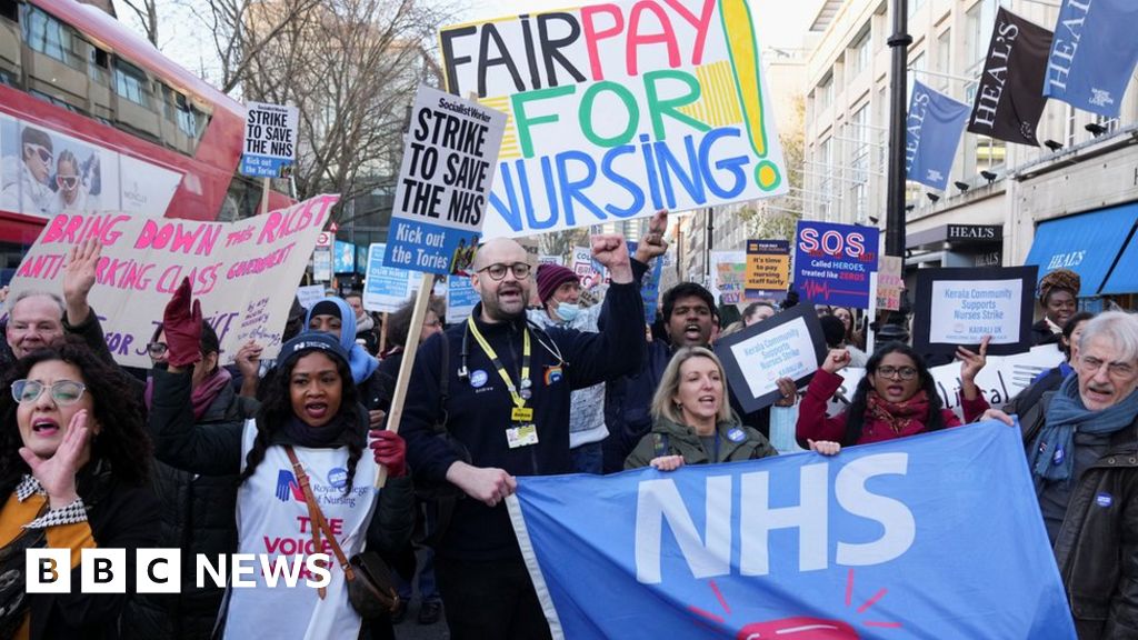 NHS pay: Nurses leader sees optimism over Sunak talks
