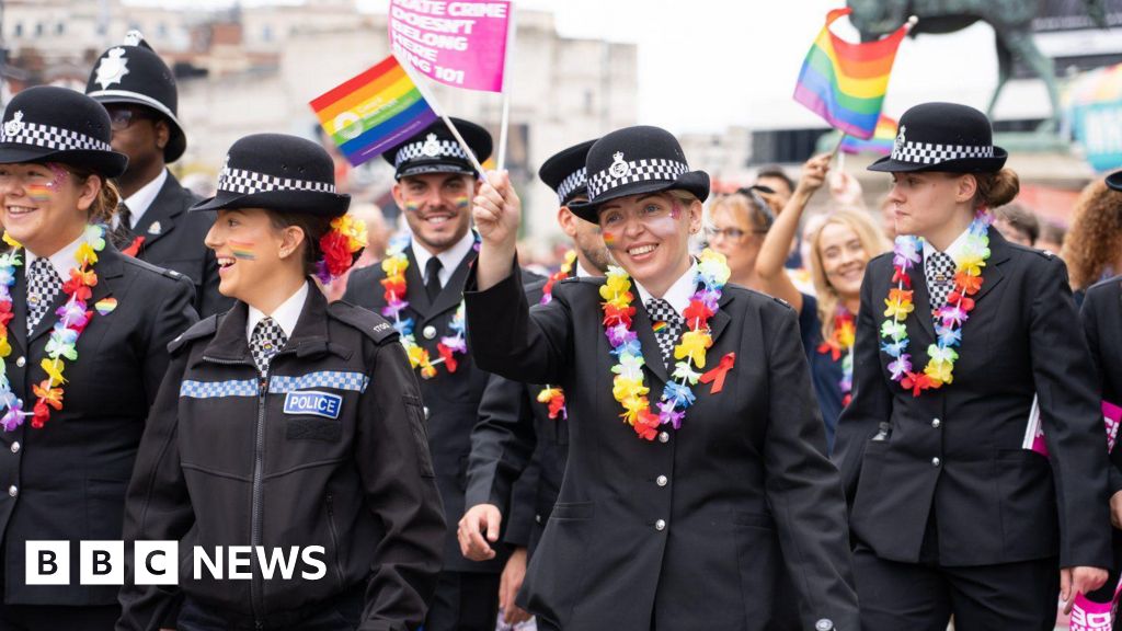 Police message ahead of Liverpool Pride celebrations - BBC News