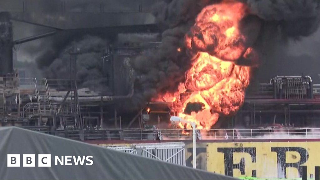 South Korea oil tanker fire: Crew members injured