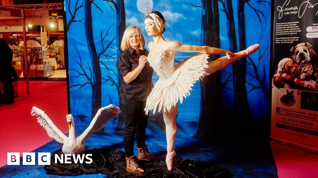 Lifesized ballerina at Birmingham Cake International exhibition BBC News