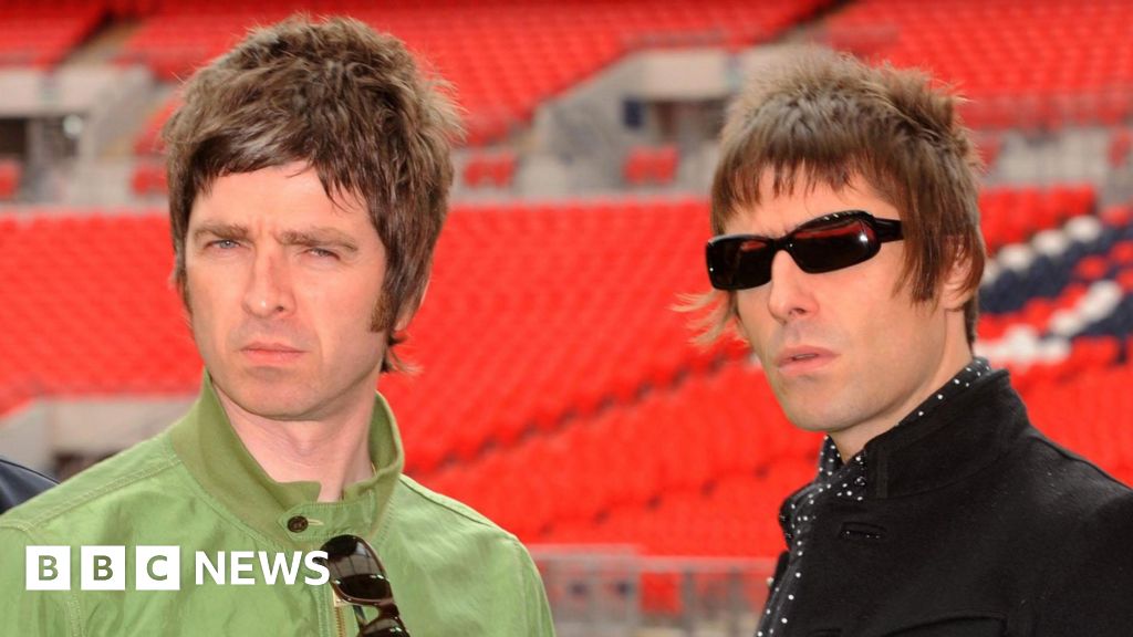 Oasis fans called 'rowdy' and 'middle-aged' in Edinburgh gig briefing - BBC News