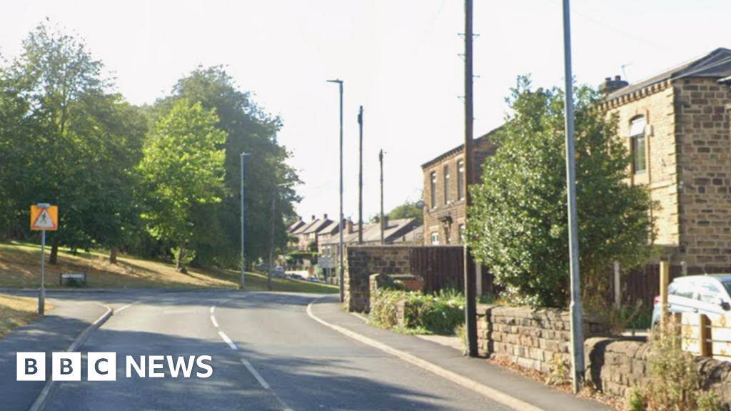 bbc.co.uk - Steve Jones - Batley driver dies after car hits wall and telegraph pole