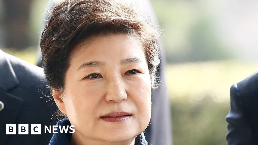 South Korea Seeks Arrest Of Ex President Park Geun Hye Bbc News 