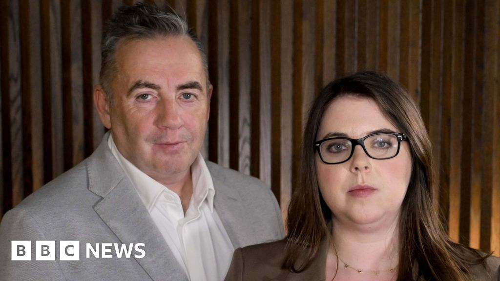 My wife and daughters left behind a legacy of love, John Hunt tells BBC