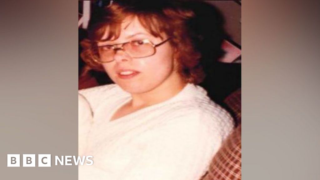 Leigh-on-Sea murder inquiry: Family tribute to Sharon Butler