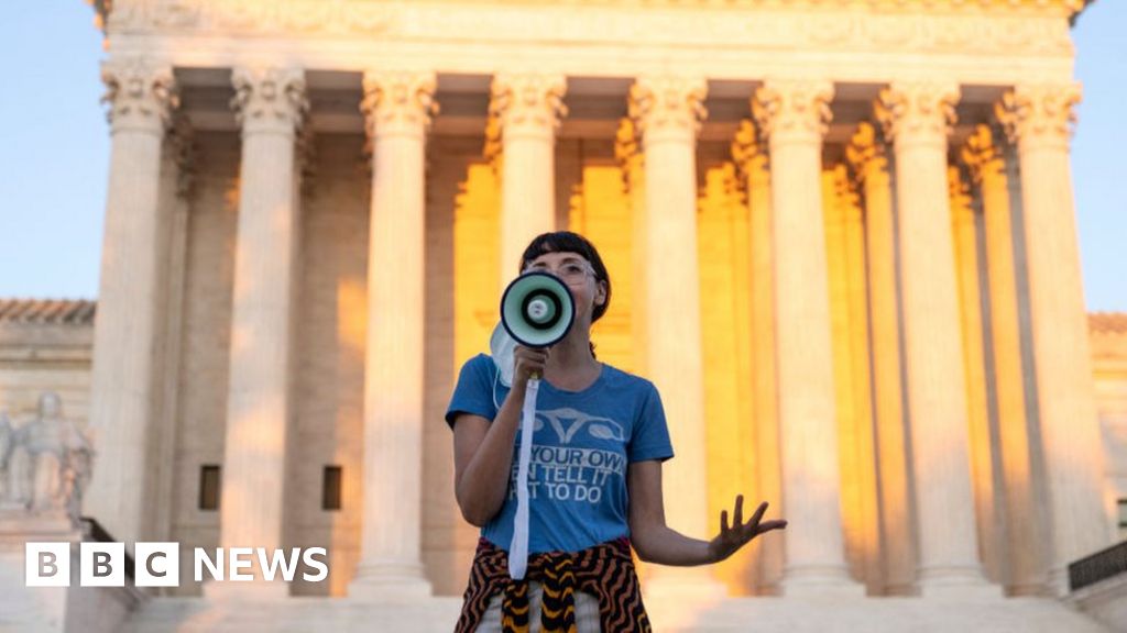 Texas abortion clinics will be protected, Justice Department