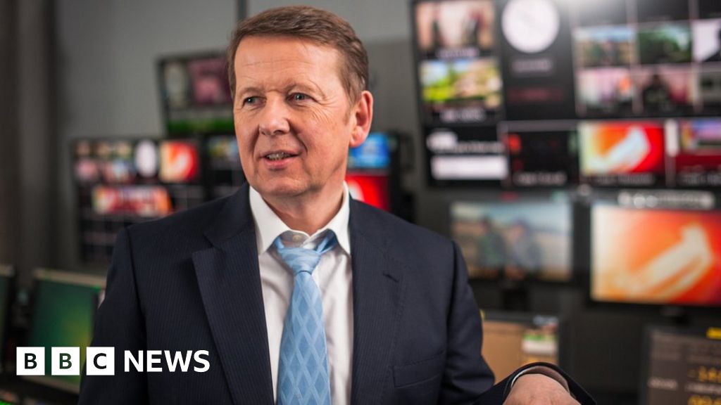 Bill Turnbull: Tributes paid to broadcaster at funeral