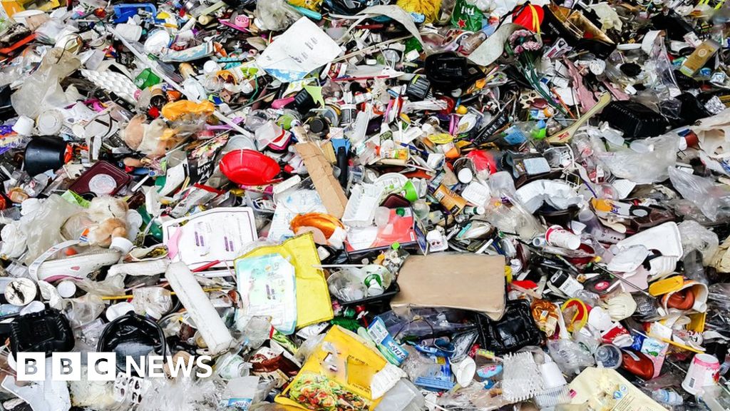 Ceredigion waste tip's opening hours reduced