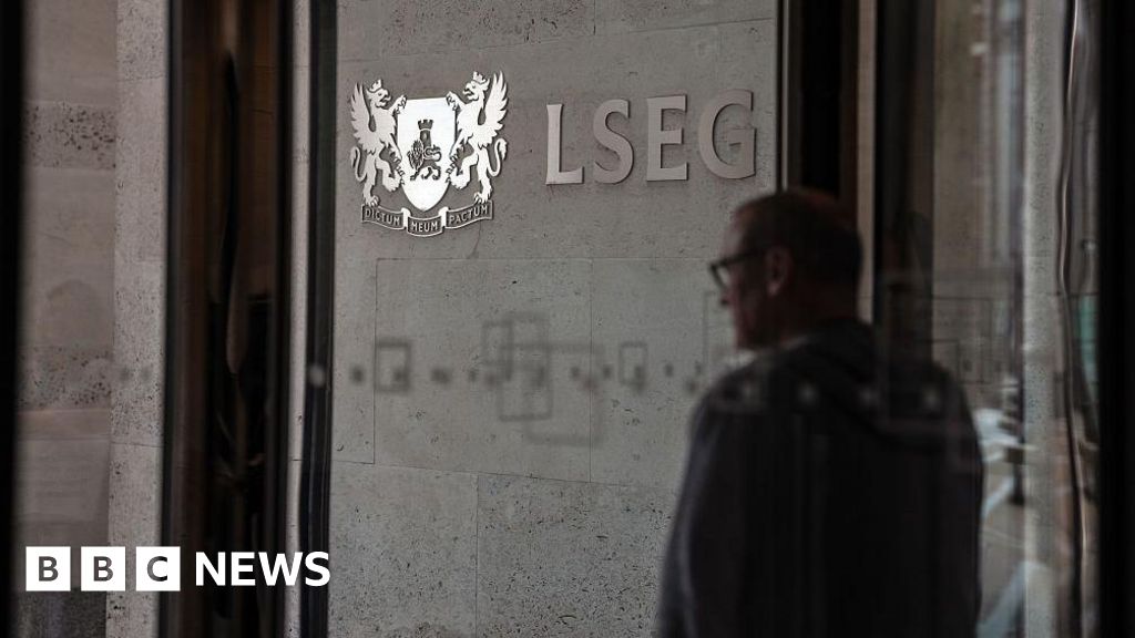 Borrowing costs jump and pound falls after Reeves' tears