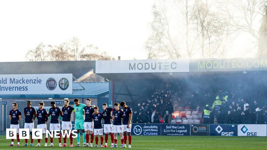 Ross County condemn fans' jeers during Law silence