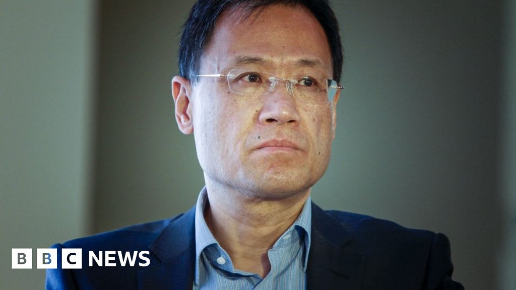 Xu Zhangrun: Outspoken professor freed after six days