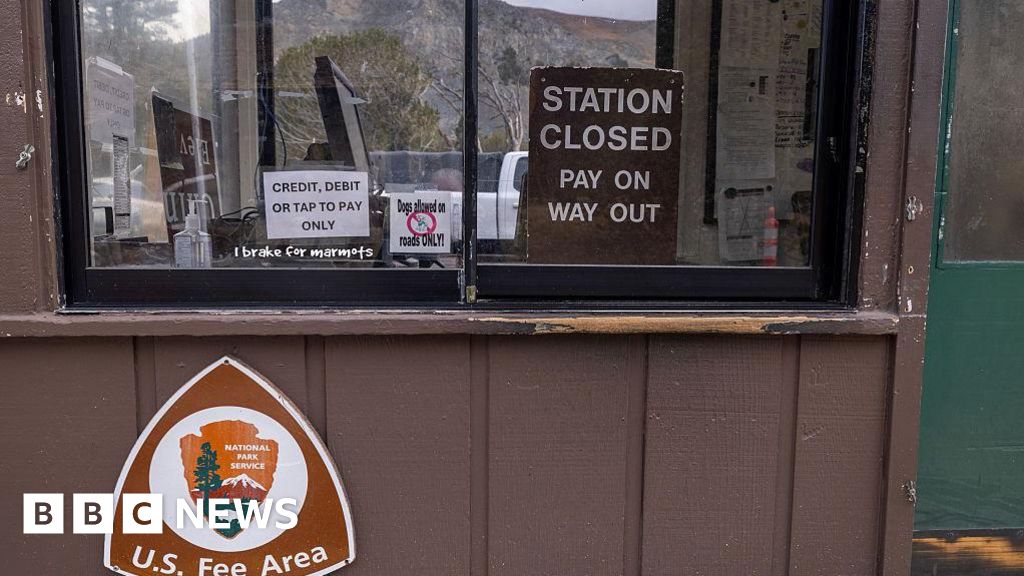 Stay out of national parks during US shutdown, conservationists warn