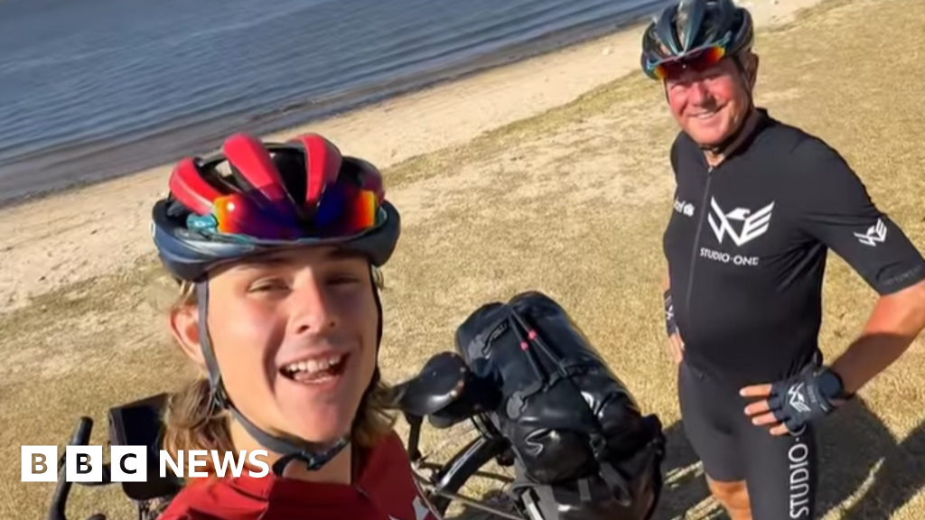 Norfolk round-the-world cyclists praise kindness of strangers
