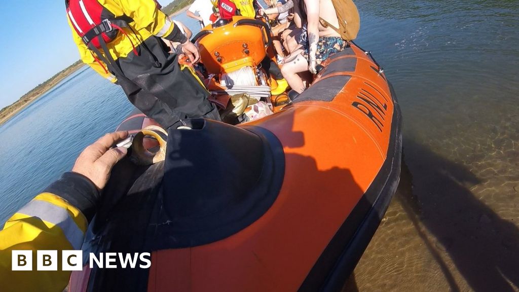 River Ogmore: Over 100 rescued after getting trapped by tide