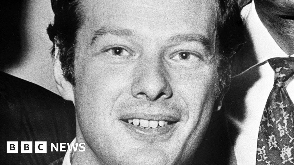 Beatles manager Brian Epstein statue granted planning permission