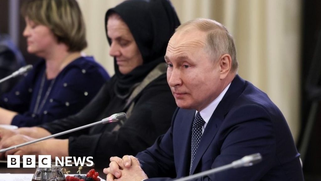 Ukraine war: Putin tells Russian soldiers’ mothers he shares their pain – BBC