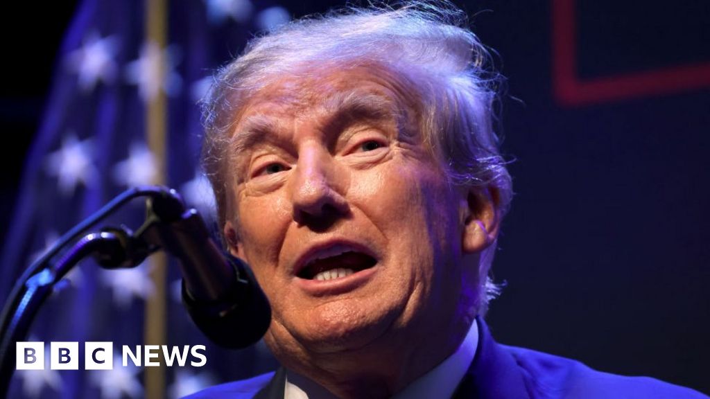 Ex-US-Präsident Donald Trump rechnet am Dienstag mit seiner Festnahme