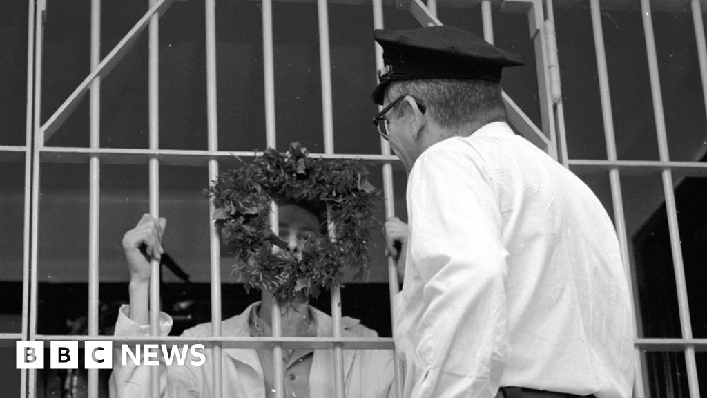 This is what it's like spending Christmas in prison BBC News