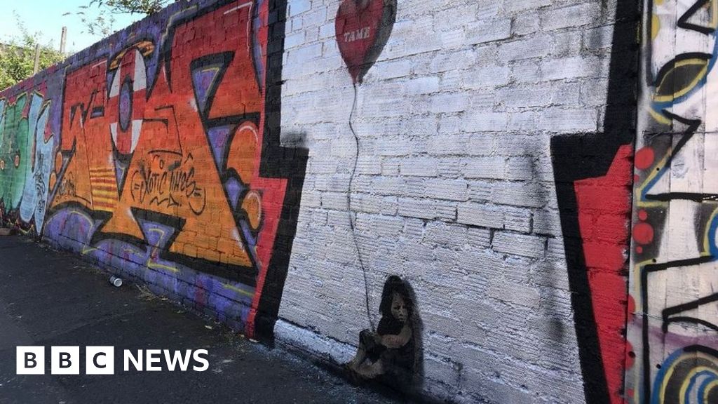 Suspected Banksy art appears in Birmingham - BBC News