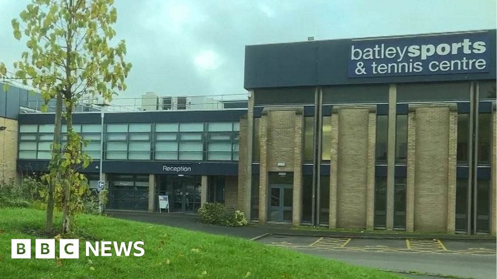 MP in fight to save threatened Batley leisure centre BBC News