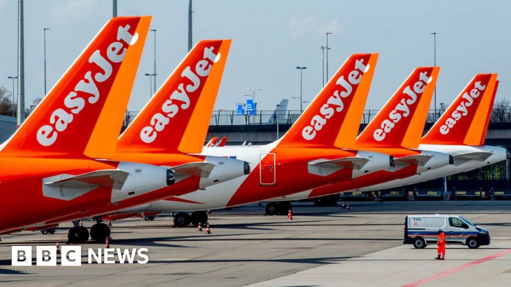 easyjet-flyers-frustrated-at-changing-quarantine-bbc-news